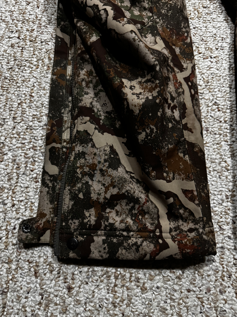 Load image into Gallery viewer, FirstLite Men&#39;s Solitude Insulated Bib Pant - Specter (L)
